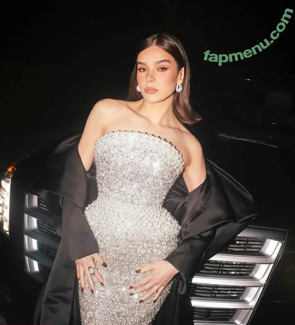 Hailee Steinfeld nude photo #0341 (hailee_steinfeld / haileesteinfeld)