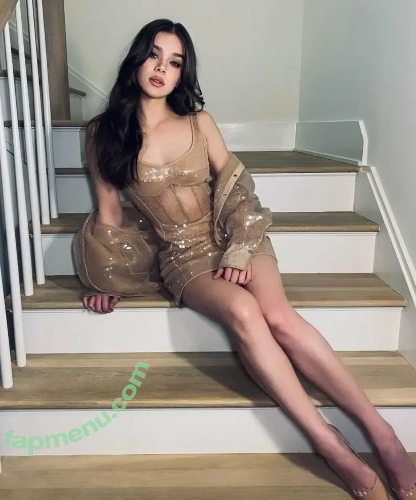 Hailee Steinfeld nude photo #0364 (hailee_steinfeld / haileesteinfeld)