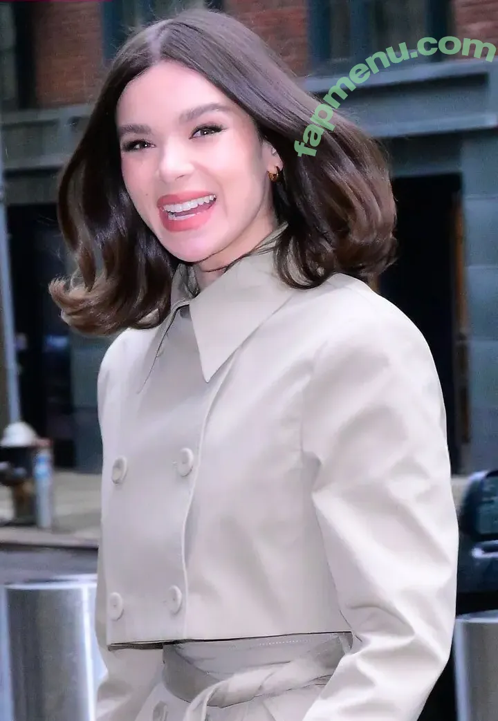 Hailee Steinfeld nude photo #0464 (hailee_steinfeld / haileesteinfeld)
