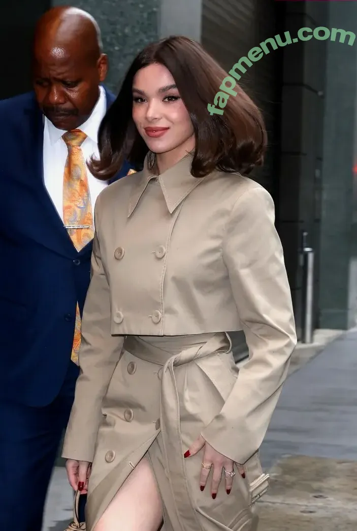 Hailee Steinfeld nude photo #0466 (hailee_steinfeld / haileesteinfeld)