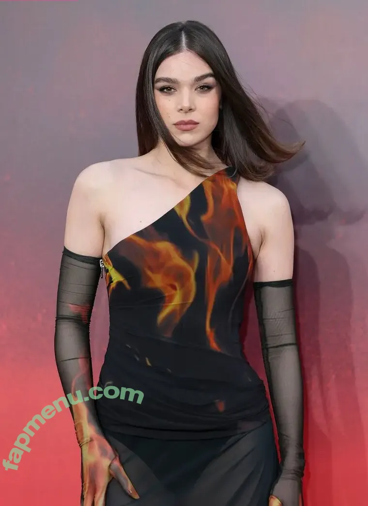 Hailee Steinfeld nude photo #0553 (hailee_steinfeld / haileesteinfeld)