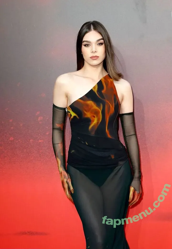 Hailee Steinfeld nude photo #0555 (hailee_steinfeld / haileesteinfeld)