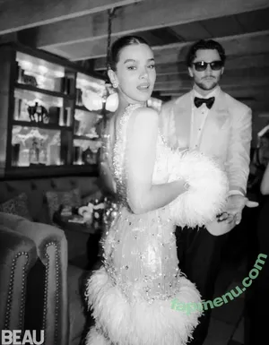 Hailee Steinfeld / haileesteinfeld nude photo #0007