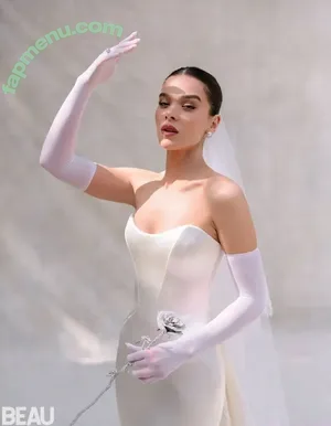 Hailee Steinfeld / haileesteinfeld nude photo #0012