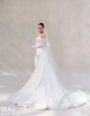 Hailee Steinfeld / haileesteinfeld nude photo #0013