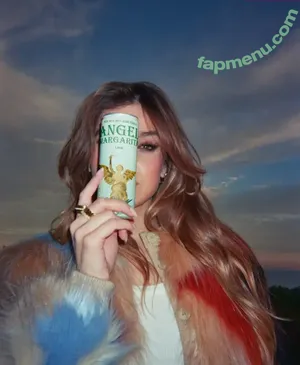 Hailee Steinfeld / haileesteinfeld nude photo #0091