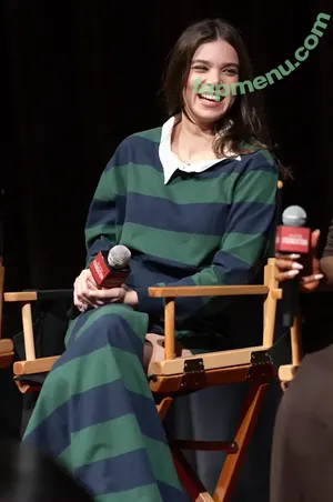 Hailee Steinfeld / haileesteinfeld nude photo #0101