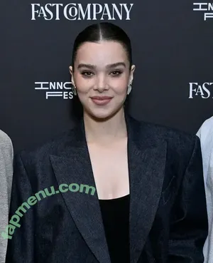 Hailee Steinfeld / haileesteinfeld nude photo #0108