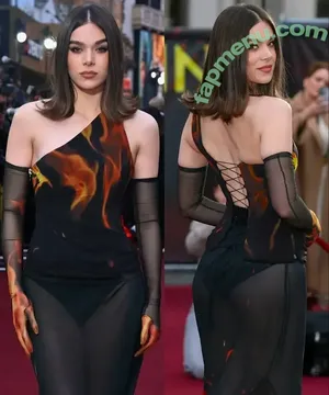 Hailee Steinfeld / haileesteinfeld nude photo #0110