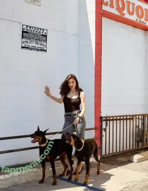 Hailee Steinfeld / haileesteinfeld nude photo #0127