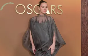 Hailee Steinfeld / haileesteinfeld nude photo #0169