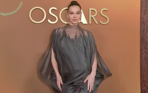 Hailee Steinfeld / haileesteinfeld nude photo #0170