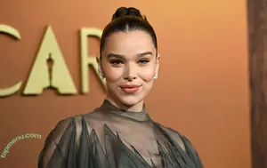 Hailee Steinfeld / haileesteinfeld nude photo #0182