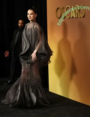 Hailee Steinfeld / haileesteinfeld nude photo #0188