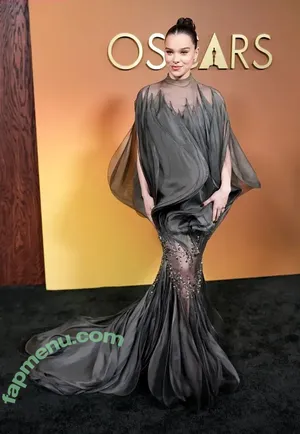 Hailee Steinfeld / haileesteinfeld nude photo #0198