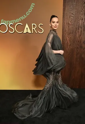 Hailee Steinfeld / haileesteinfeld nude photo #0203