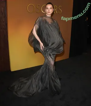 Hailee Steinfeld / haileesteinfeld nude photo #0210