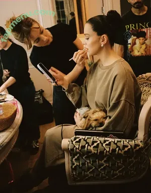 Hailee Steinfeld / haileesteinfeld nude photo #0225