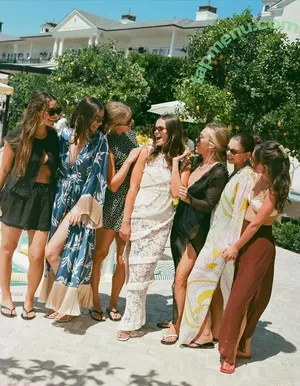 Hailee Steinfeld / haileesteinfeld nude photo #0228