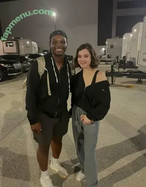 Hailee Steinfeld / haileesteinfeld nude photo #0230