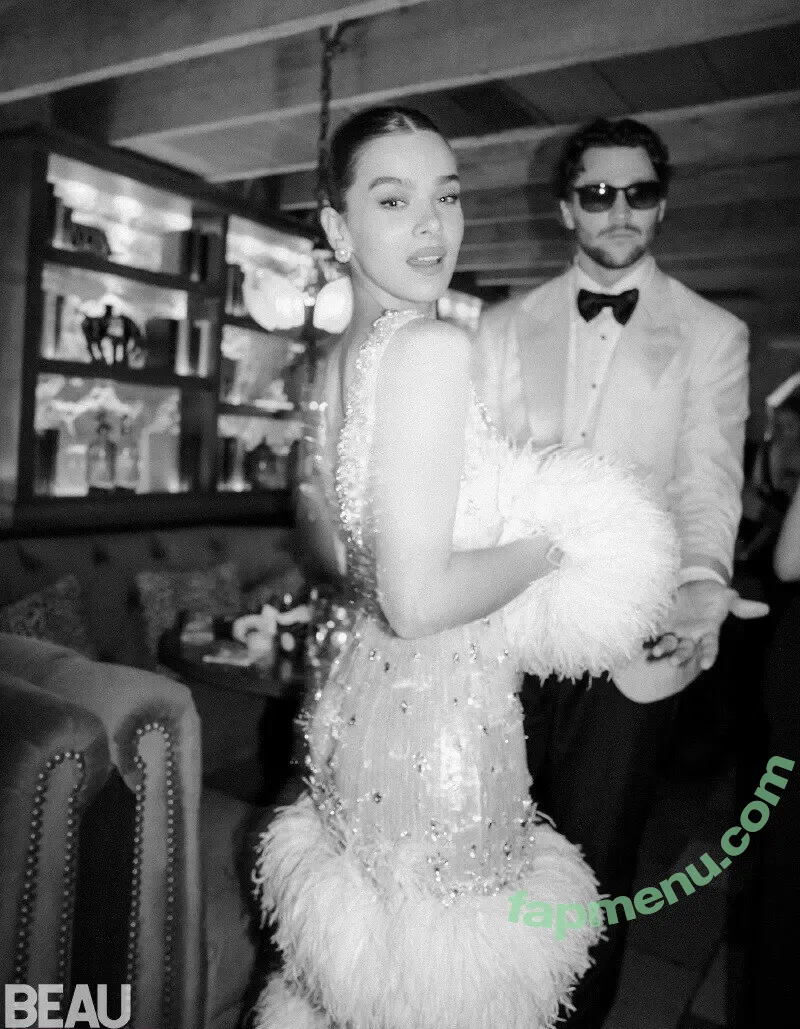 Hailee Steinfeld nude photo #0007 (haileesteinfeld)