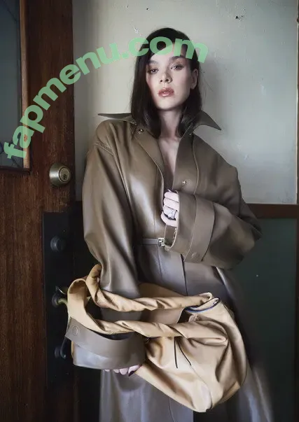 Hailee Steinfeld nude photo #0087 (haileesteinfeld)