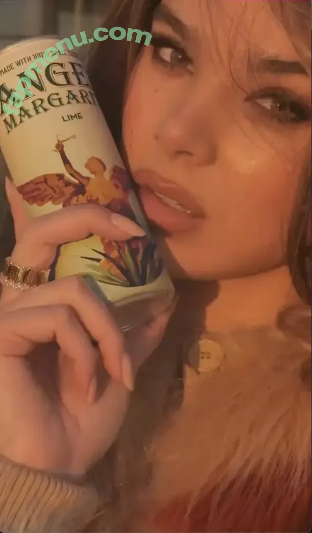 Hailee Steinfeld nude photo #0088 (haileesteinfeld)