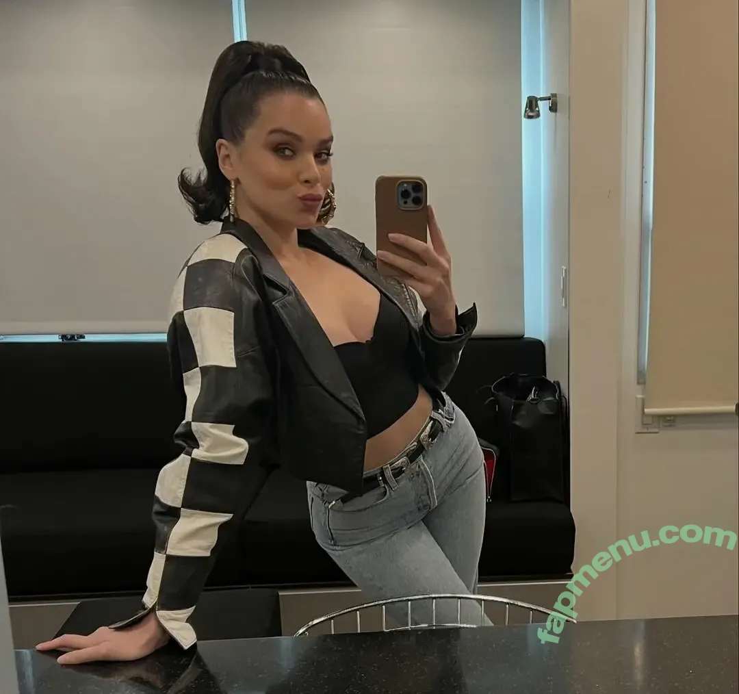 Hailee Steinfeld nude photo #0119 (haileesteinfeld)