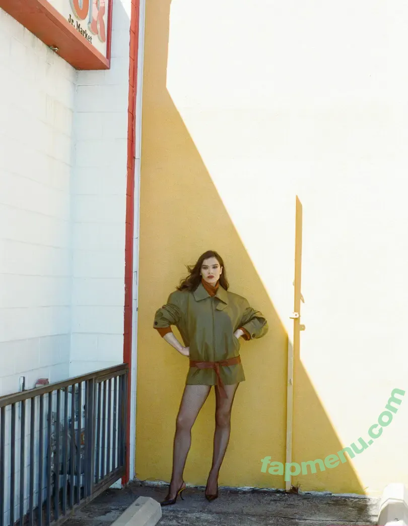 Hailee Steinfeld nude photo #0150 (haileesteinfeld)