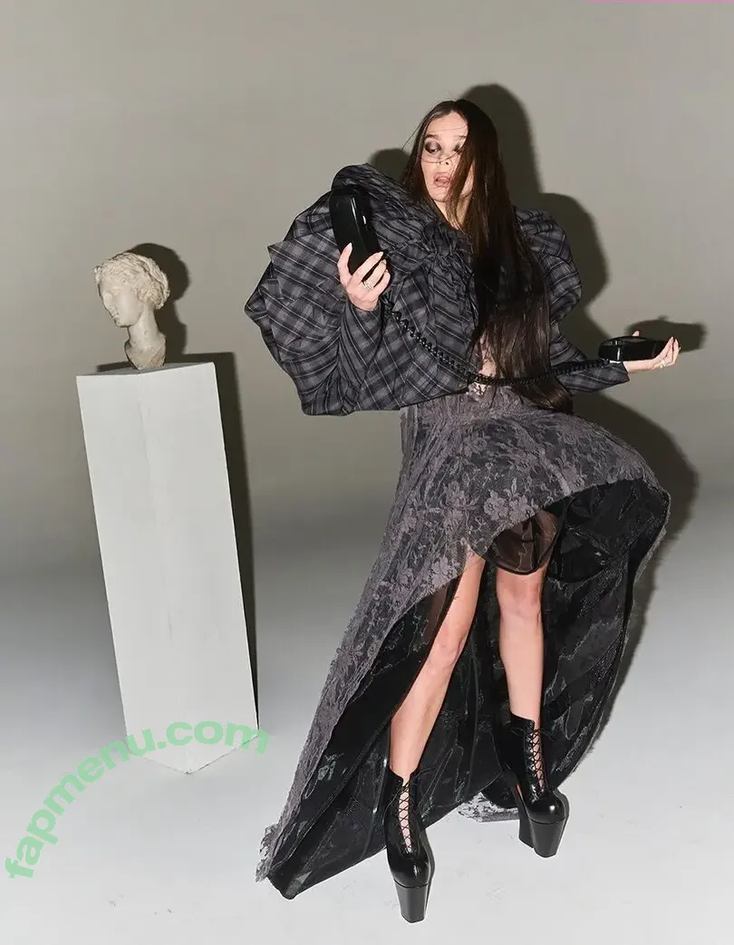 Hailee Steinfeld nude photo #0157 (haileesteinfeld)