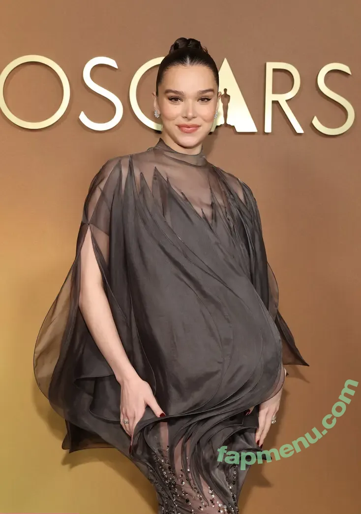 Hailee Steinfeld nude photo #0171 (haileesteinfeld)