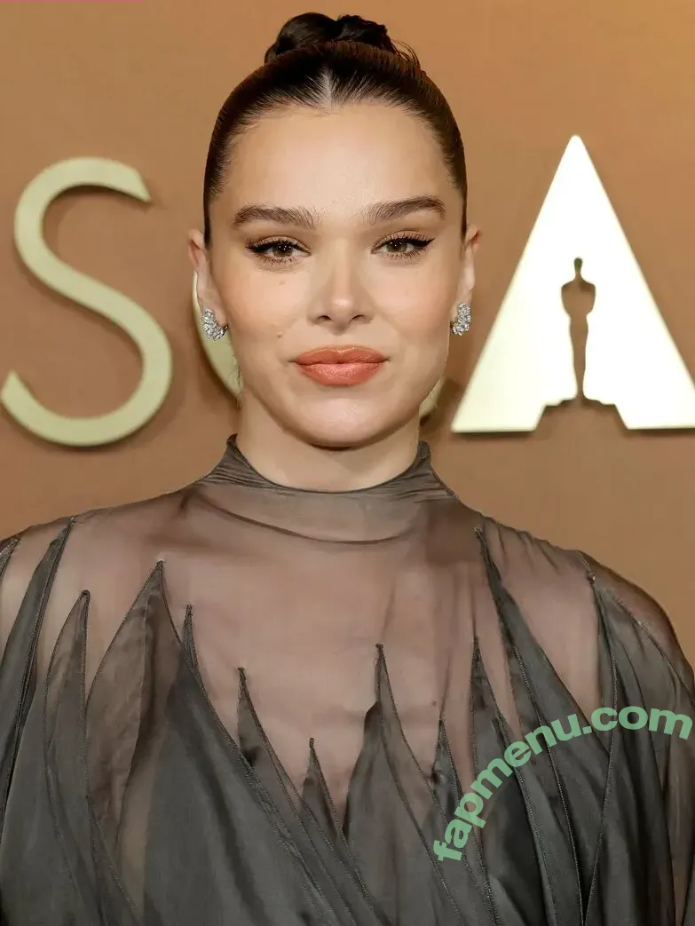 Hailee Steinfeld nude photo #0184 (haileesteinfeld)