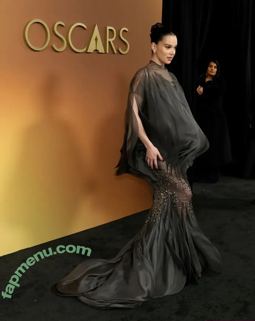 Hailee Steinfeld nude photo #0205 (haileesteinfeld)