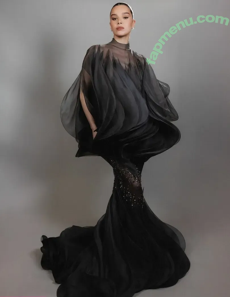 Hailee Steinfeld nude photo #0220 (haileesteinfeld)