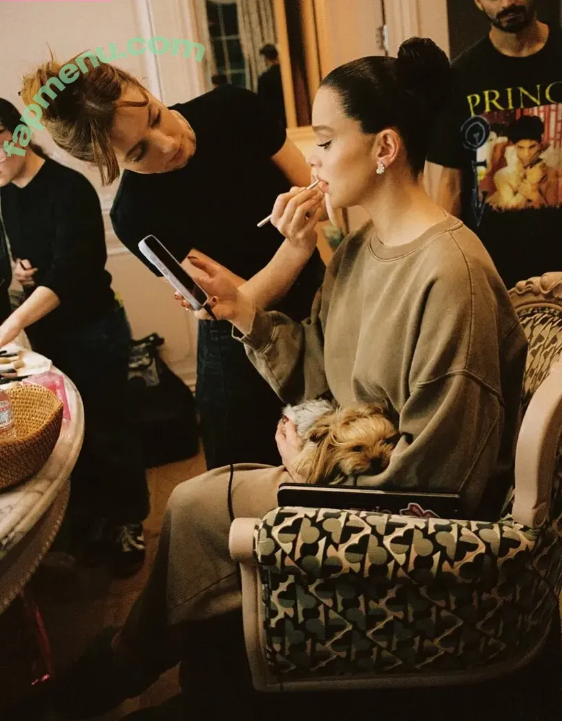 Hailee Steinfeld nude photo #0225 (haileesteinfeld)