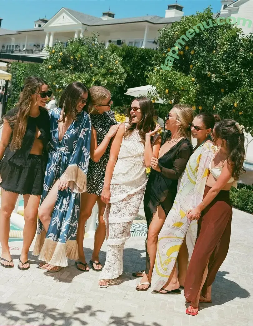 Hailee Steinfeld nude photo #0228 (haileesteinfeld)