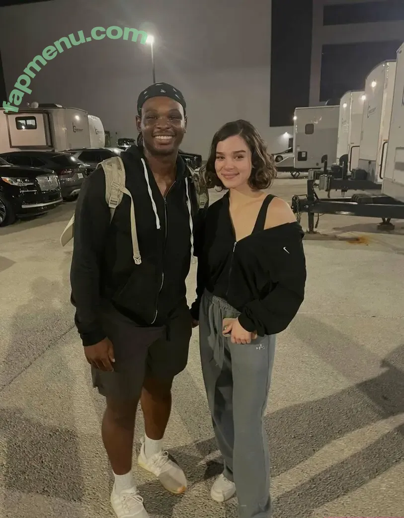 Hailee Steinfeld nude photo #0230 (haileesteinfeld)