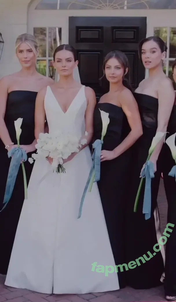 Hailee Steinfeld nude photo #0232 (haileesteinfeld)