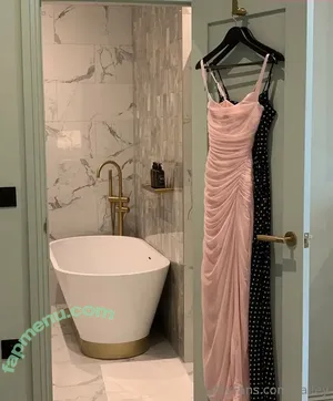 hailey / haileybieber nude photo #0005