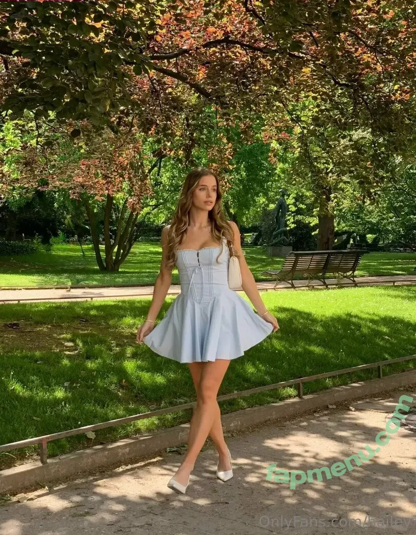 hailey nude photo #0018 (haileybieber)