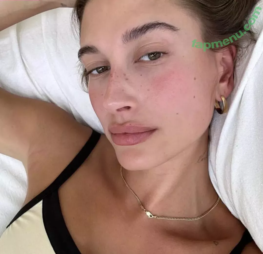 Hailey Baldwin Bieber nude photo #0313 (haileybieber)