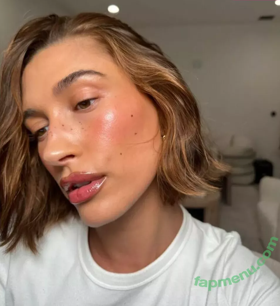 Hailey Baldwin Bieber nude photo #0334 (haileybieber)