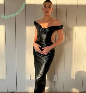 Hailey Baldwin Bieber / haileybieber nude photo #1059