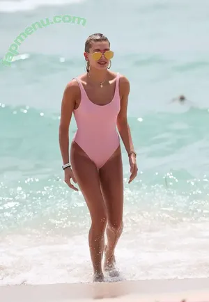 Hailey Baldwin Bieber / haileybieber nude photo #1074