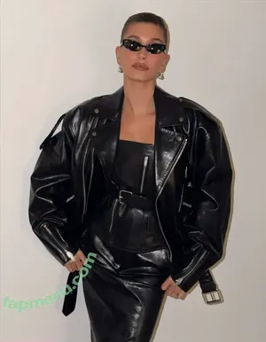 Hailey Baldwin Bieber / haileybieber nude photo #1116