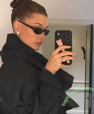 Hailey Baldwin Bieber / haileybieber nude photo #1142