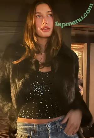 Hailey Baldwin Bieber / haileybieber nude photo #1193