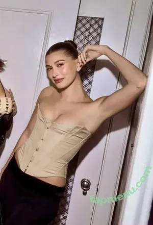 Hailey Baldwin Bieber / haileybieber nude photo #1237