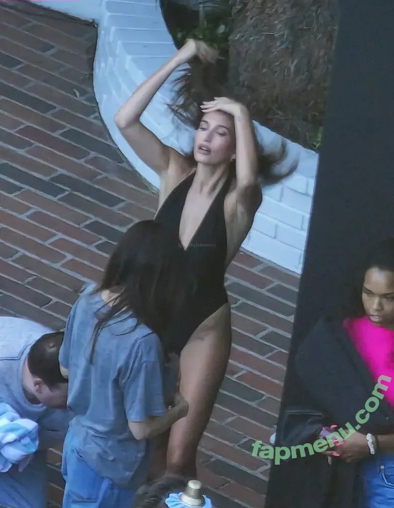 Hailey Baldwin Bieber nude photo #1015 (haileybieber)