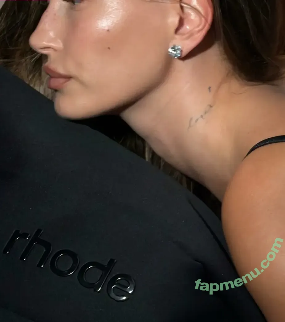 Hailey Baldwin Bieber nude photo #1038 (haileybieber)